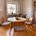 Apartment Voll Ausgestattete, Helle Auf 80 Qm