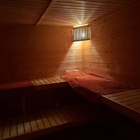 Voll Ausgestattete, Helle Auf 80 Qm Appartement