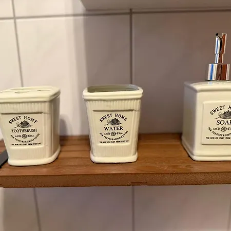 Voll Ausgestattete, Helle Auf 80 Qm Appartement