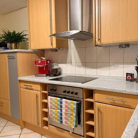 Appartement Voll Ausgestattete, Helle Auf 80 Qm *