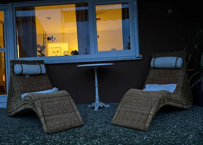 Voll Ausgestattete, Helle Auf 80 Qm Apartment Wutoschingen